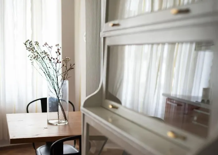 Prime Location Modern Flat In Centre 1