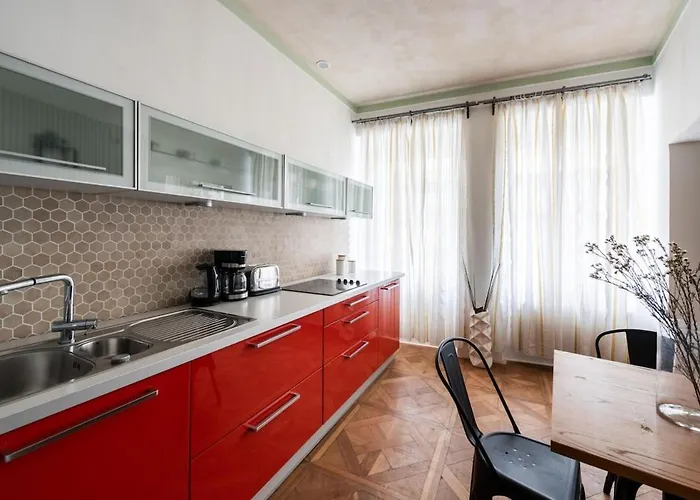 Prime Location Modern Flat In Centre 1